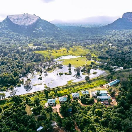 Sigiriya King'S Resort Bagian luar foto