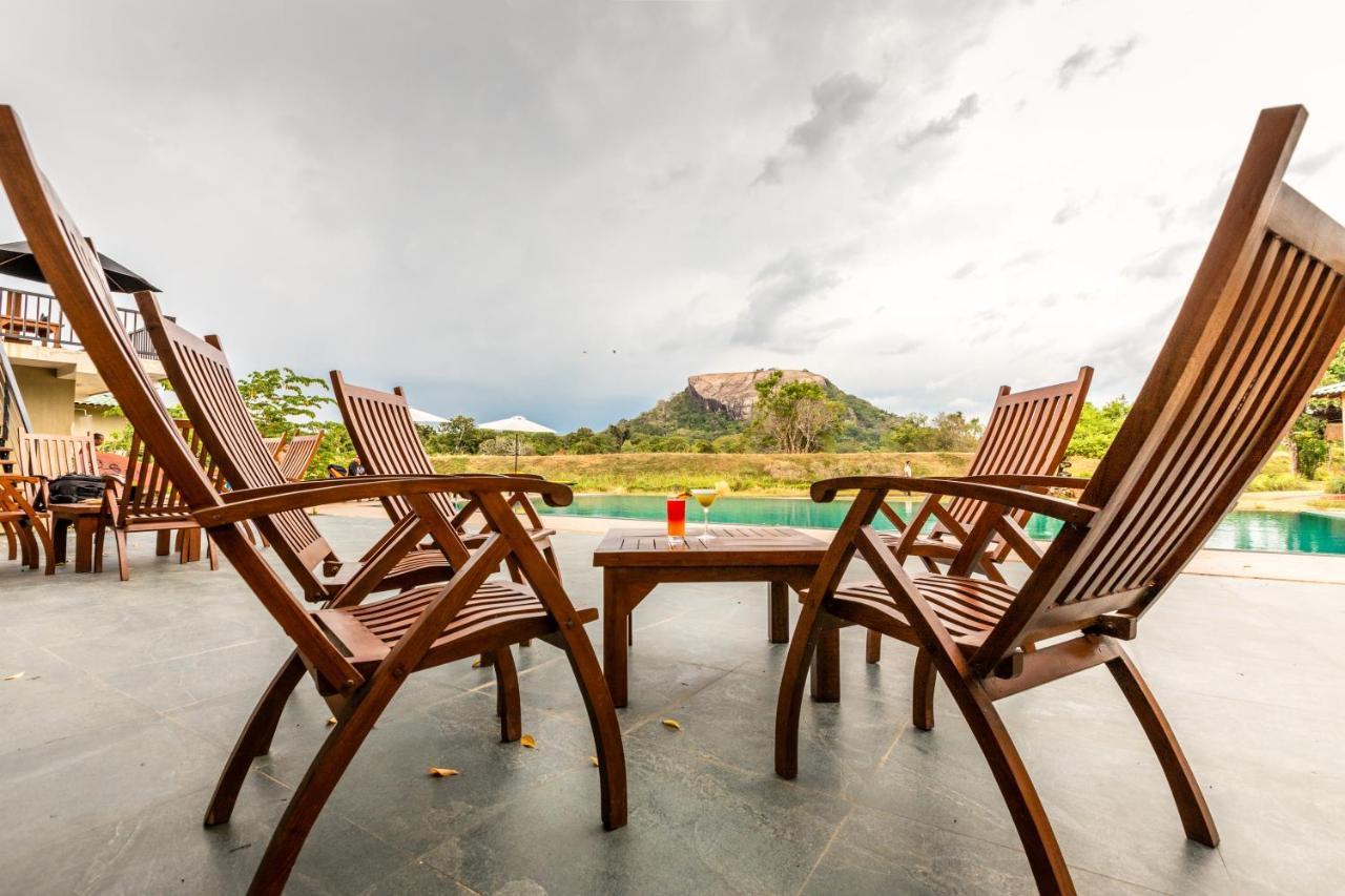 Sigiriya King'S Resort Bagian luar foto