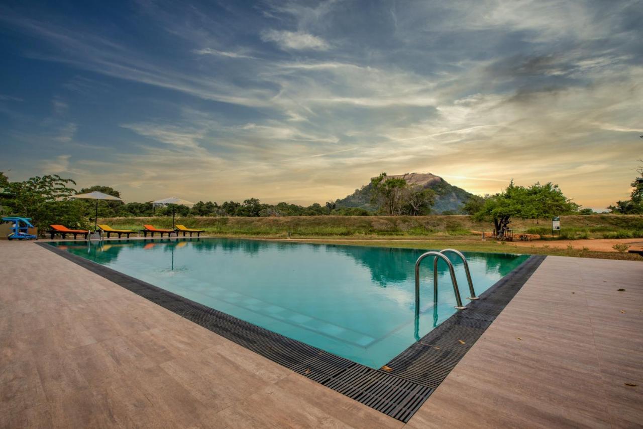 Sigiriya King'S Resort Bagian luar foto